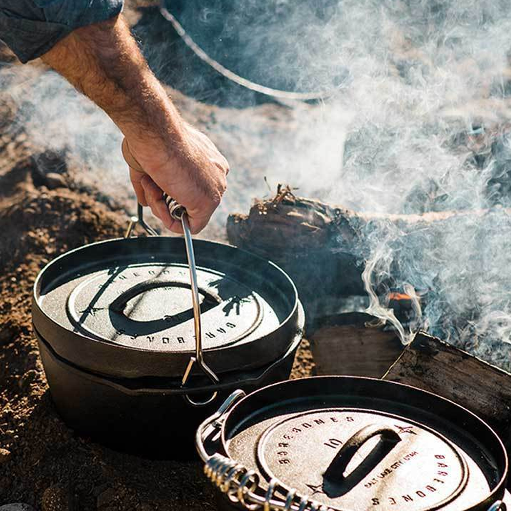 Cooking Outdoor with Barebones Cast Iron Dutch Oven 12"