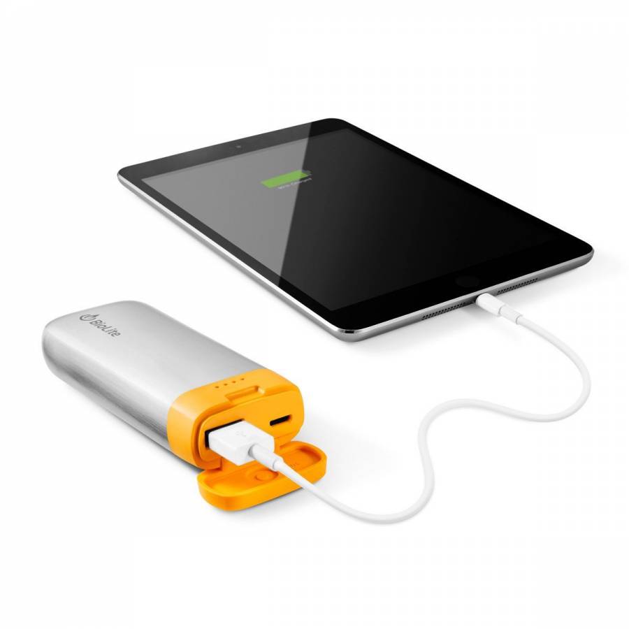 Camping Power Bank - BioLite Charge 20 Powerbank IPX6 (tablet charging)