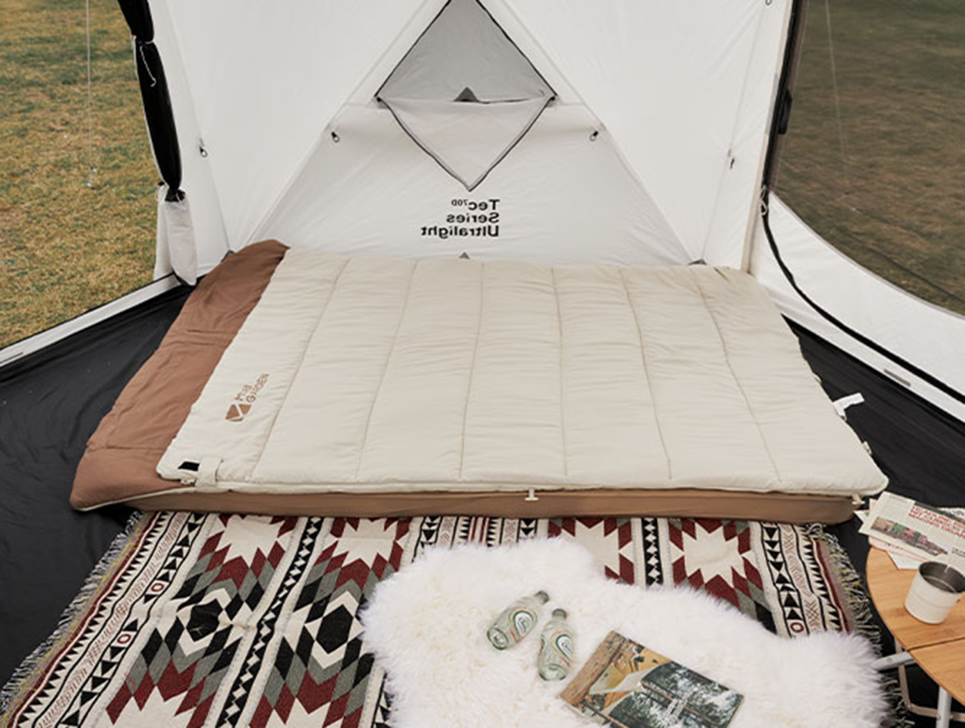 Mobi Garden Crescent Double Sleeping Bag - Ivory