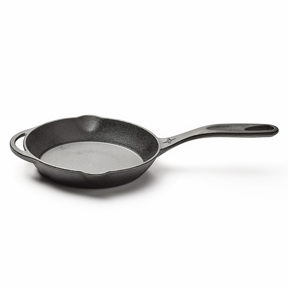 Barebones 10" Cast Iron Skillet (side)