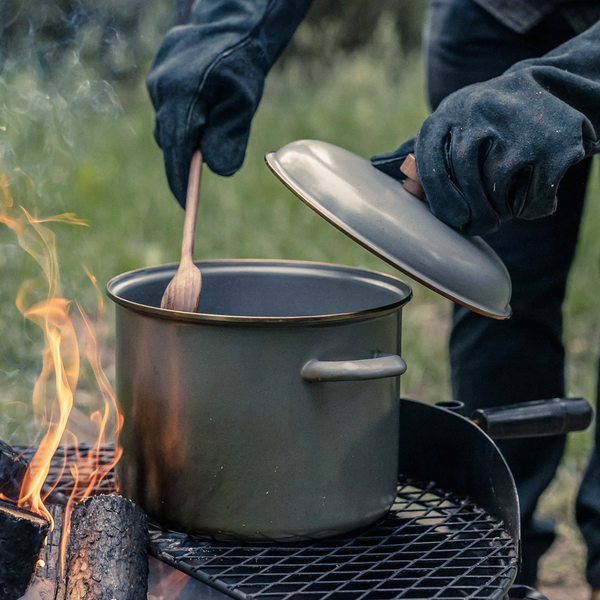 Cooking Outdoor with Barebones Enamel Stock Pot