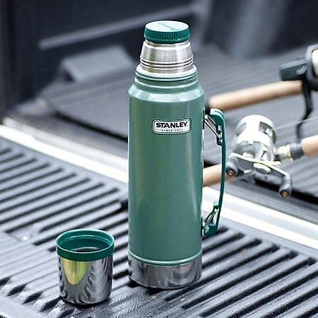 Stanley Classic Vacuum Insulated Bottle 1.4QT - Green