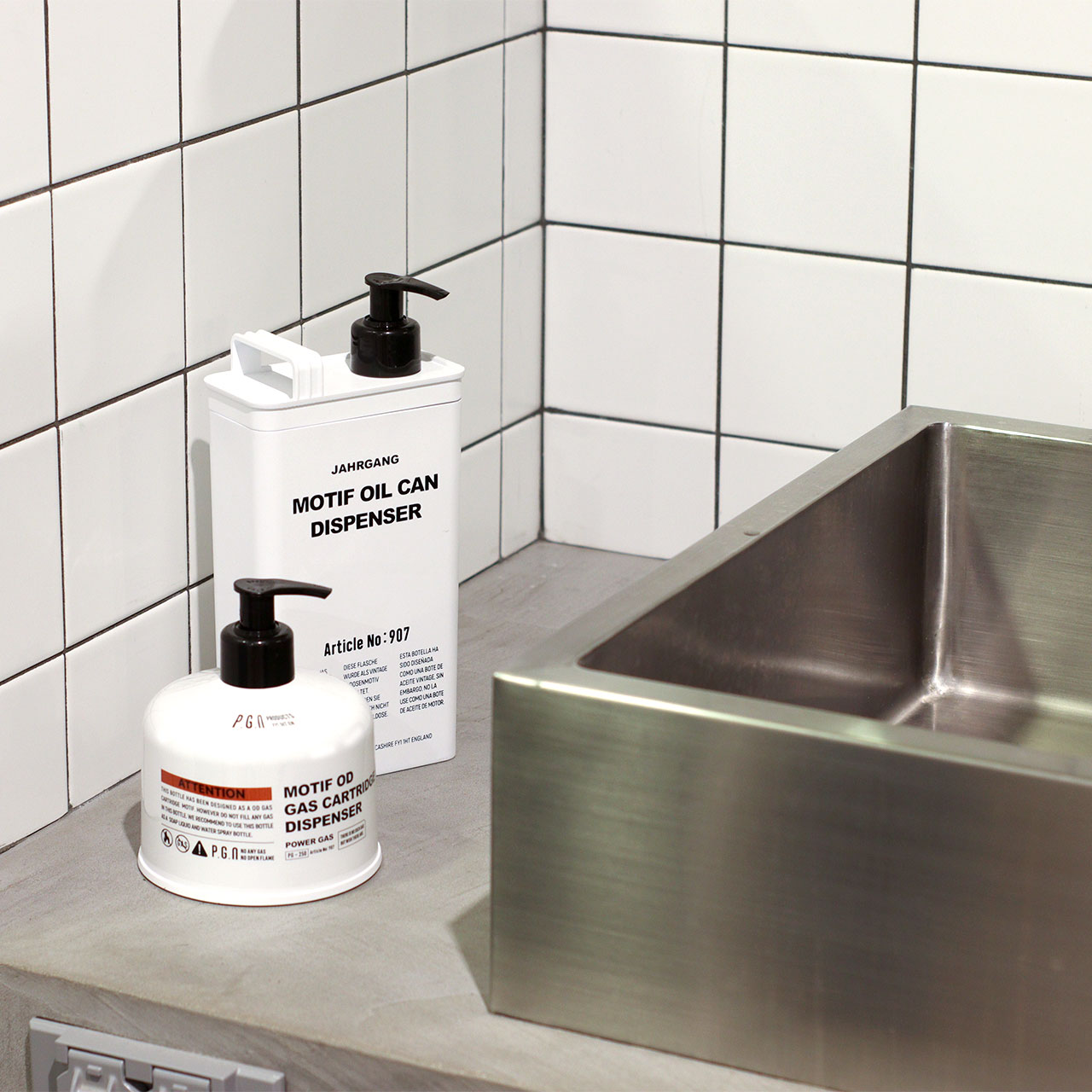 Post General Motif Dispenser Bath - White